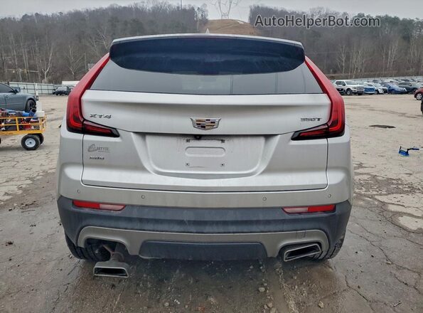 1GYFZDR49NF131732 2022 CADILLAC XT4 Silver Вид ззаду
