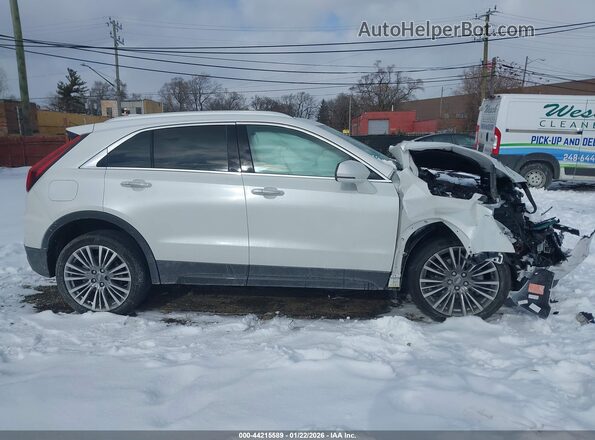 1GYFZDR49RF100387 2024 CADILLAC XT4 White Widok wnętrza z tyłu