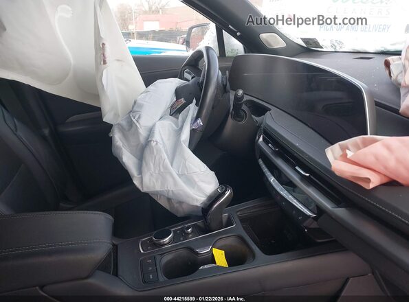 1GYFZDR49RF100387 2024 CADILLAC XT4 White Widok wnętrza z przodu