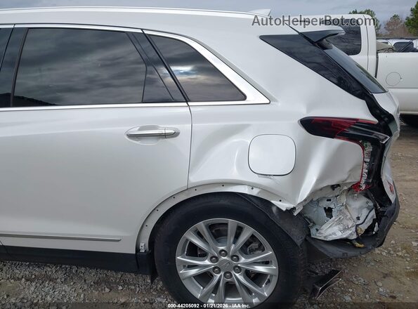 1GYKNAR40MZ112248 2021 CADILLAC XT5 White Widok z przodu