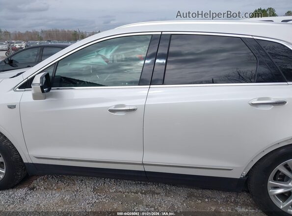 1GYKNAR40MZ112248 2021 CADILLAC XT5 White Widok wnętrza 360 stopni