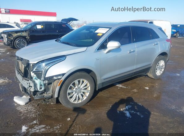 1GYKNARS4JZ215764 2018 CADILLAC XT5 Silver Առջևի ձախ երեք քառորդ տեսարան