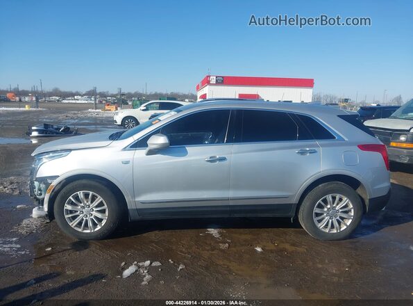 1GYKNARS4JZ215764 2018 CADILLAC XT5 Silver Սալոնի 360 աստիճան տեսք