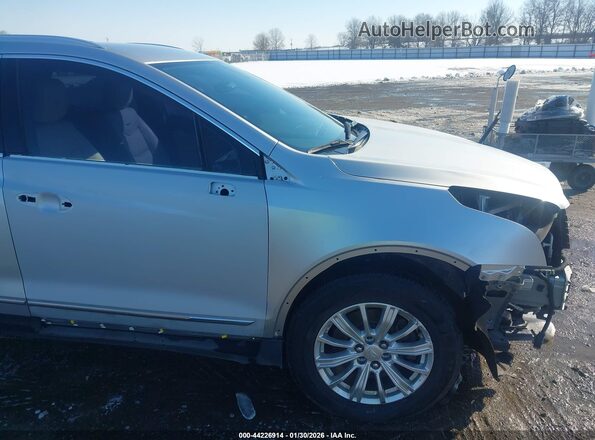 1GYKNARS4JZ215764 2018 CADILLAC XT5 Silver 