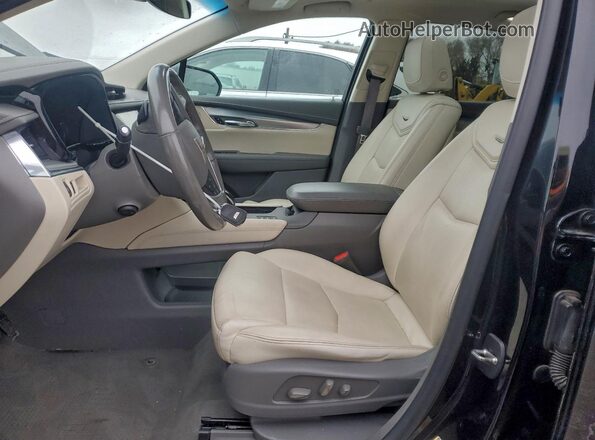 1GYKNFRS6KZ140984 2019 CADILLAC XT5 Черный Вид салона спереди