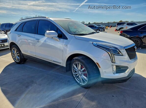 1GYKNGRS7PZ150596 2023 CADILLAC XT5 White Front right