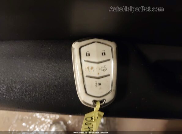 1GYKPDRS0LZ106409 2020 CADILLAC OTHER Серебряный Вид панели приборов