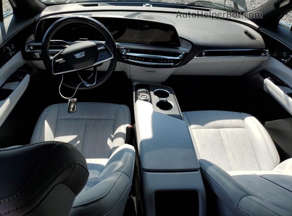 1GYKPRRLXRZ111549 2024 CADILLAC OTHER Зеленый Вид панели приборов