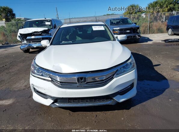 1HGCR2F09HA144613 2017 HONDA ACCORD White Вид щитка приладів