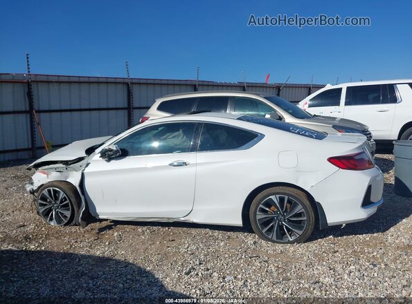 1HGCT1B89HA005184 2017 HONDA ACCORD White Սալոնի 360 աստիճան տեսք