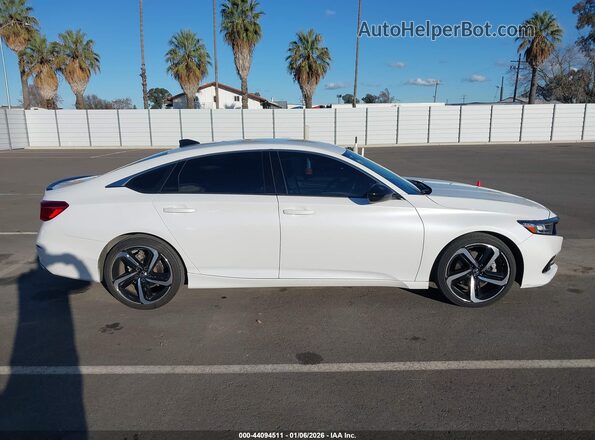 1HGCV1F30NA057873 2022 HONDA ACCORD White Вид задньої частини салону