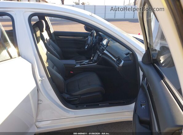 1HGCV1F30NA057873 2022 HONDA ACCORD White Вид салону спереду