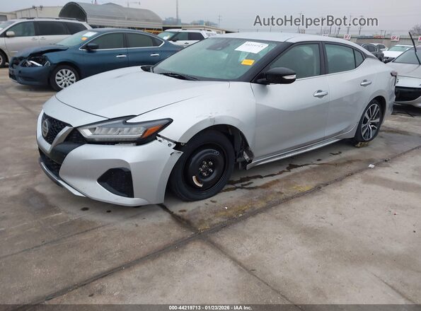1N4AA6CV9LC369136 2020 NISSAN MAXIMA Серебряный Передняя левая четверть