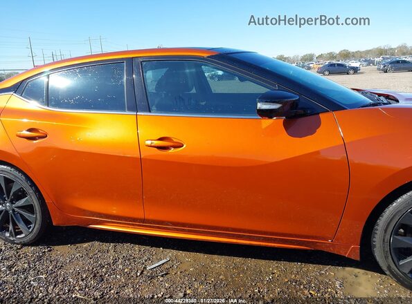 1N4AA6EV4LC362222 2020 NISSAN MAXIMA SR Orange Widok wnętrza z tyłu