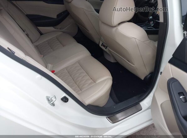 1N4AA6FV6PC501299 2023 NISSAN MAXIMA PLATINUM White VIN կոդի պիտակի տեսք