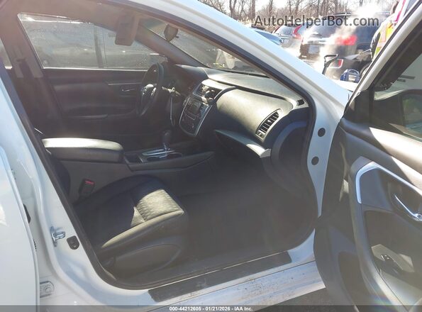 1N4AL3AP3JC264487 2018 NISSAN ALTIMA Белый Вид салона спереди
