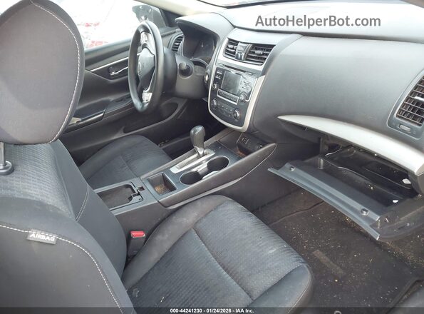 1N4AL3AP4GC172166 2016 NISSAN ALTIMA Red Front interior view
