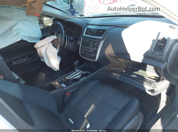 1N4AL3AP4HC474011 2017 NISSAN ALTIMA White Widok wnętrza z przodu