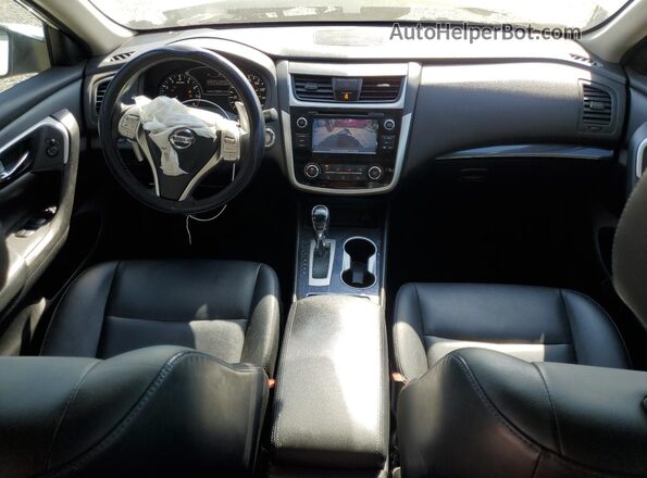 1N4AL3AP5JC276558 2018 NISSAN ALTIMA White Dashboard view