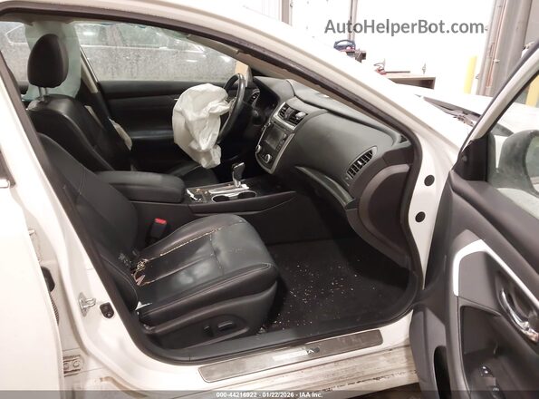 1N4AL3AP6HC119714 2017 NISSAN ALTIMA White Vista interior delantera