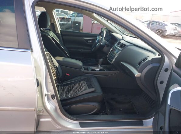 1N4AL3AP7HC141673 2017 NISSAN ALTIMA Silver Vista interior delantera