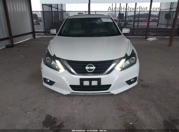1N4AL3AP9HC226000 2017 NISSAN ALTIMA White Вид щитка приладів