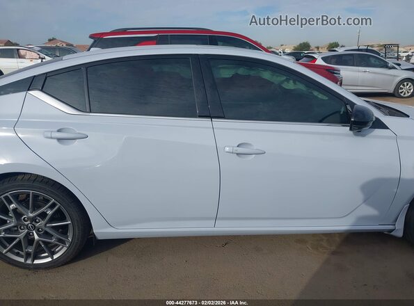 1N4AL4CV1RN317320 2024 NISSAN ALTIMA Silver Rear interior view