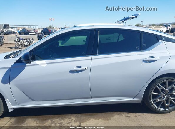 1N4AL4CV1RN317320 2024 NISSAN ALTIMA Silver 360 interior view
