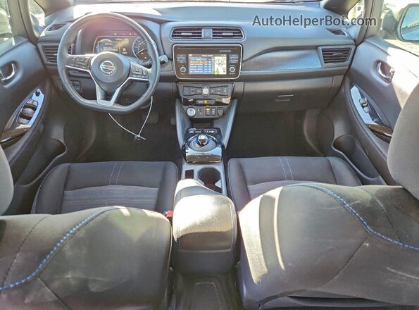 1N4AZ1CP2KC313552 2019 NISSAN LEAF Gray Vista del salpicadero