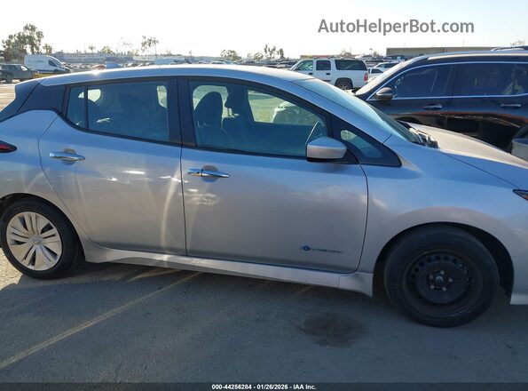 1N4AZ1CP3JC310609 2018 NISSAN LEAF Серебряный 