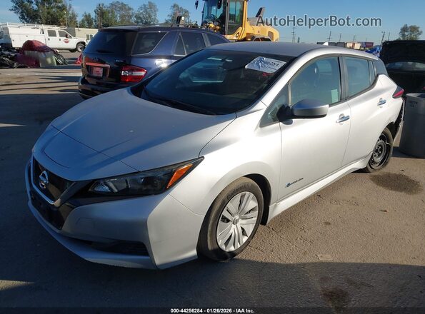 1N4AZ1CP3JC310609 2018 NISSAN LEAF Серебряный 