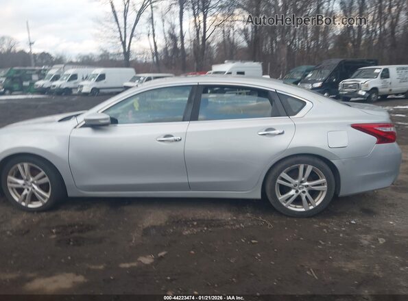 1N4BL3AP2HC193913 2017 NISSAN ALTIMA Silver უკანა სალონის ხედი