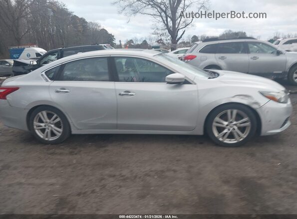 1N4BL3AP2HC193913 2017 NISSAN ALTIMA Silver ხელსაწყოთა პანელის ხედი