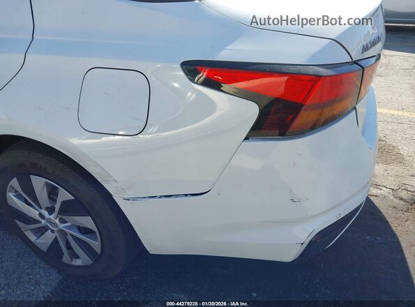 1N4BL4BV1SN308886 2025 NISSAN ALTIMA White Вид задньої частини салону