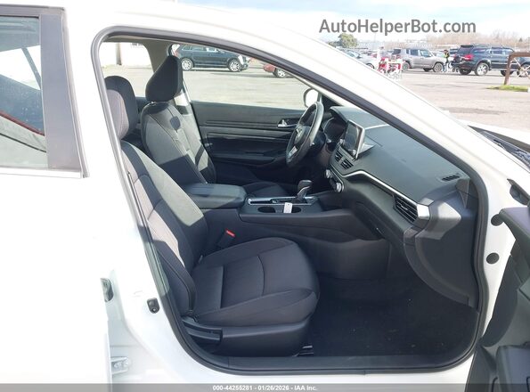 1N4BL4BV2LC120228 2020 NISSAN ALTIMA White Widok wnętrza z przodu
