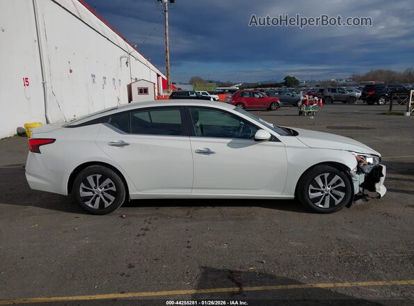 1N4BL4BV2LC120228 2020 NISSAN ALTIMA White Widok wnętrza z tyłu