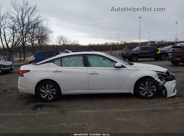 1N4BL4BV6KC116889 2019 NISSAN ALTIMA White Rear interior view