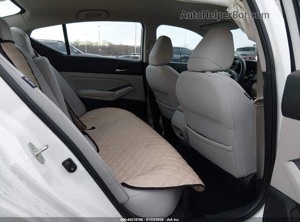 1N4BL4BV6KC116889 2019 NISSAN ALTIMA White VIN sticker view