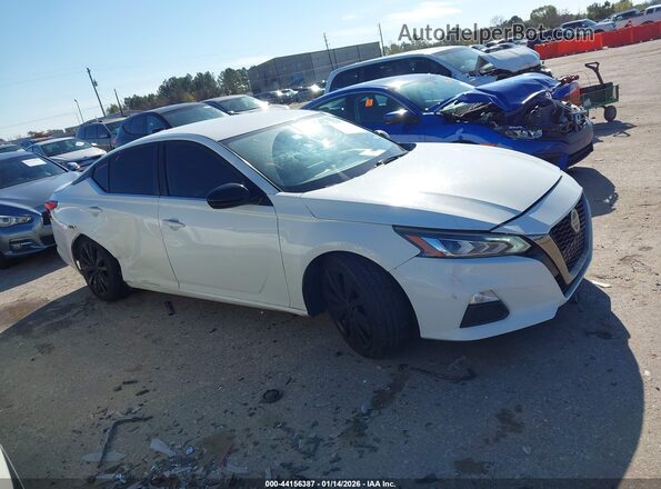 1N4BL4CV2KC173346 2019 NISSAN ALTIMA White Rear interior view
