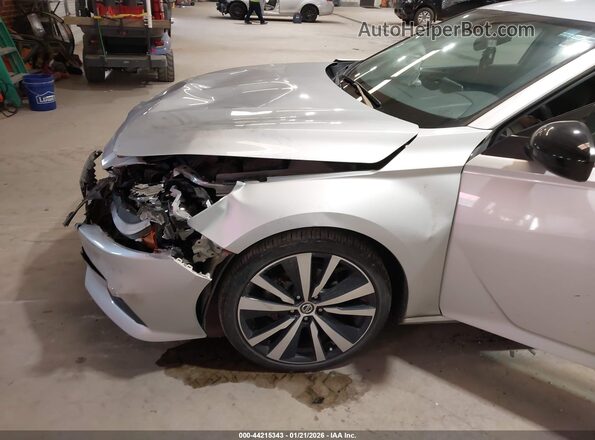 1N4BL4CV2MN372033 2021 NISSAN ALTIMA Silver Widok z przodu