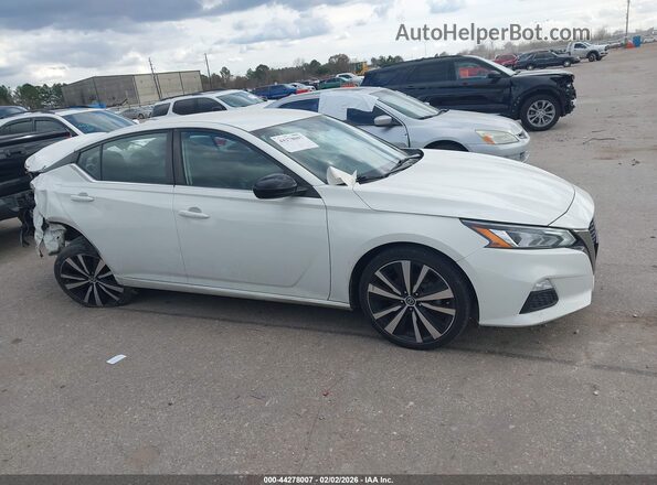 1N4BL4CV5MN363424 2021 NISSAN ALTIMA White Widok wnętrza z tyłu