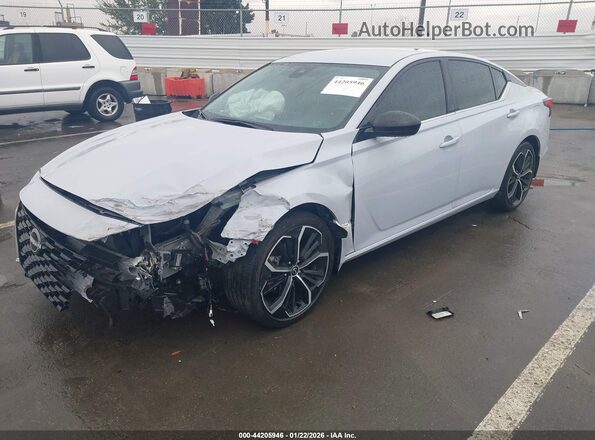 1N4BL4CV7RN402053 2024 NISSAN ALTIMA Light Blue Vista tres cuartos delantera izquierda
