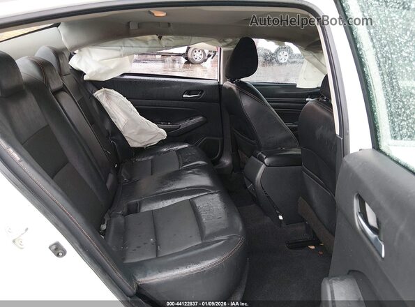 1N4BL4CV8MN363482 2021 NISSAN ALTIMA White VIN կոդի պիտակի տեսք