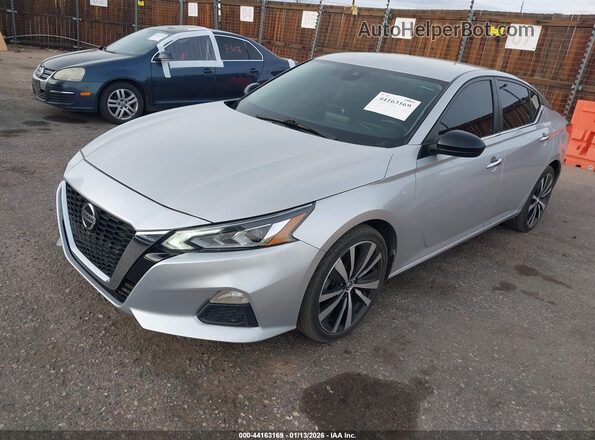 1N4BL4CWXMN325759 2021 NISSAN ALTIMA Silver Առջևի ձախ երեք քառորդ տեսարան