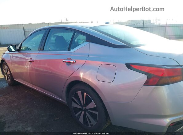 1N4BL4DV1MN334582 2021 NISSAN ALTIMA Silver Սալոնի 360 աստիճան տեսք