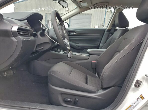 1N4BL4DV4SN382977 2025 NISSAN ALTIMA Белый Вид салона спереди