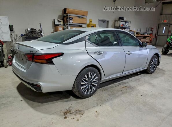 1N4BL4DV8RN375573 2024 NISSAN ALTIMA Silver Передня права чверть