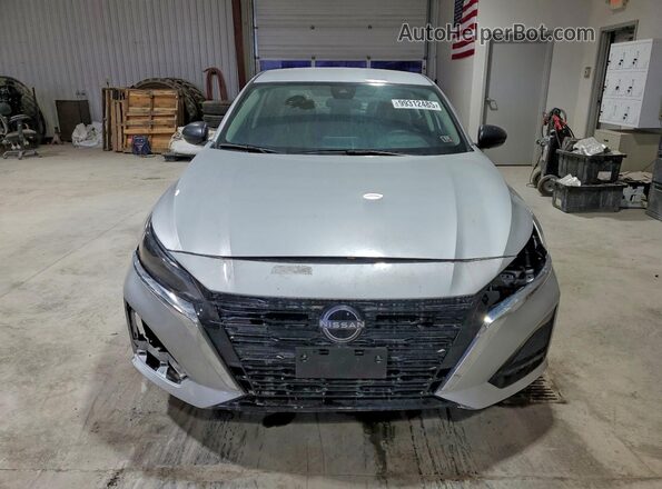 1N4BL4DV8RN375573 2024 NISSAN ALTIMA Silver Вид ззаду