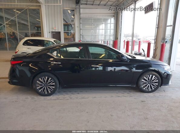 1N4BL4DV9PN326248 2023 NISSAN ALTIMA Черный Вид задней части салона
