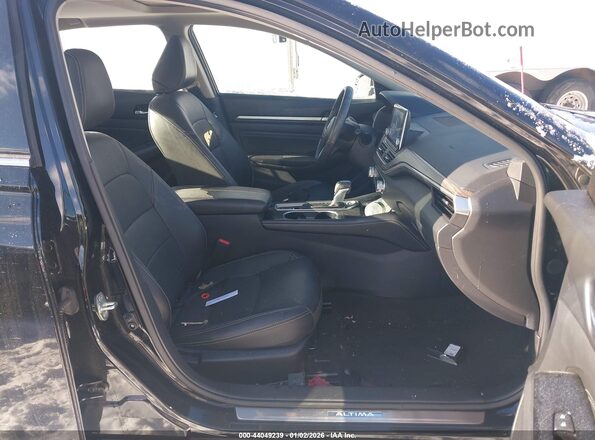 1N4BL4EW1NN305852 2022 NISSAN ALTIMA Черный Вид салона спереди